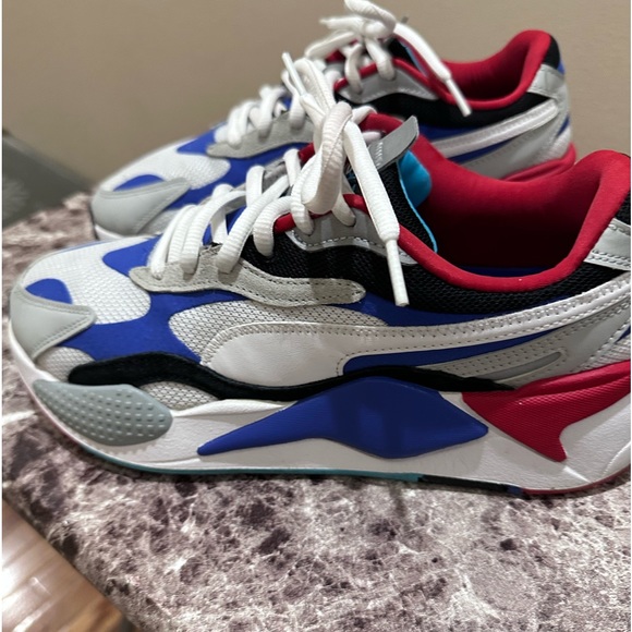 PUMA SNEAKERS FOR MEN SIZE 9.5 WORN A FEW TIMES GOOD CONDITION - Picture 3 of 4